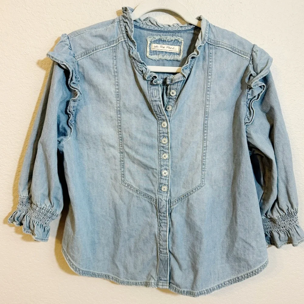 Free people Louise Denim‎ Top in Indigo size XS